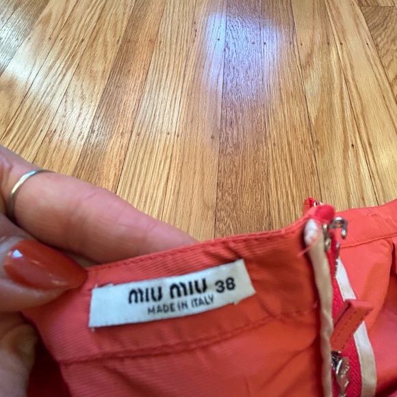 Authentic Miu Miu taffeta skirt size 38. Worn once. Pristine. - Picture 2 of 4